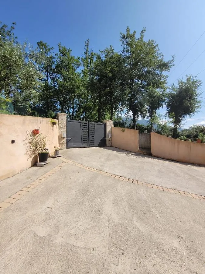 Studio neuf et agréable, Le Bar-sur-Loup Appartement