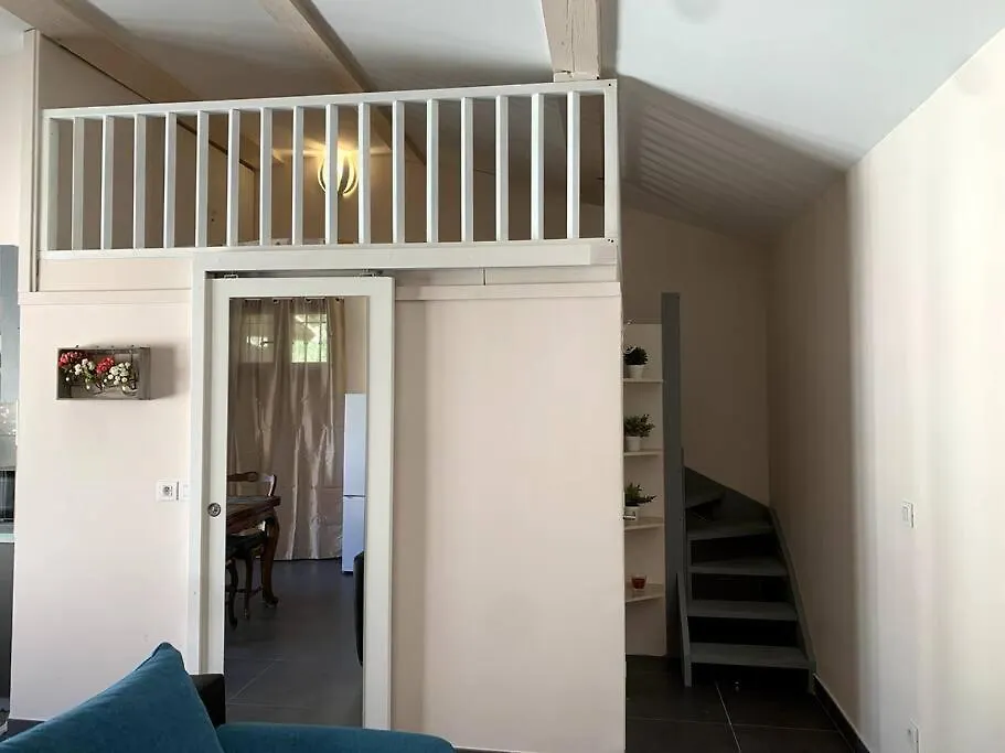 Studio neuf et agréable, Le Bar-sur-Loup Appartement