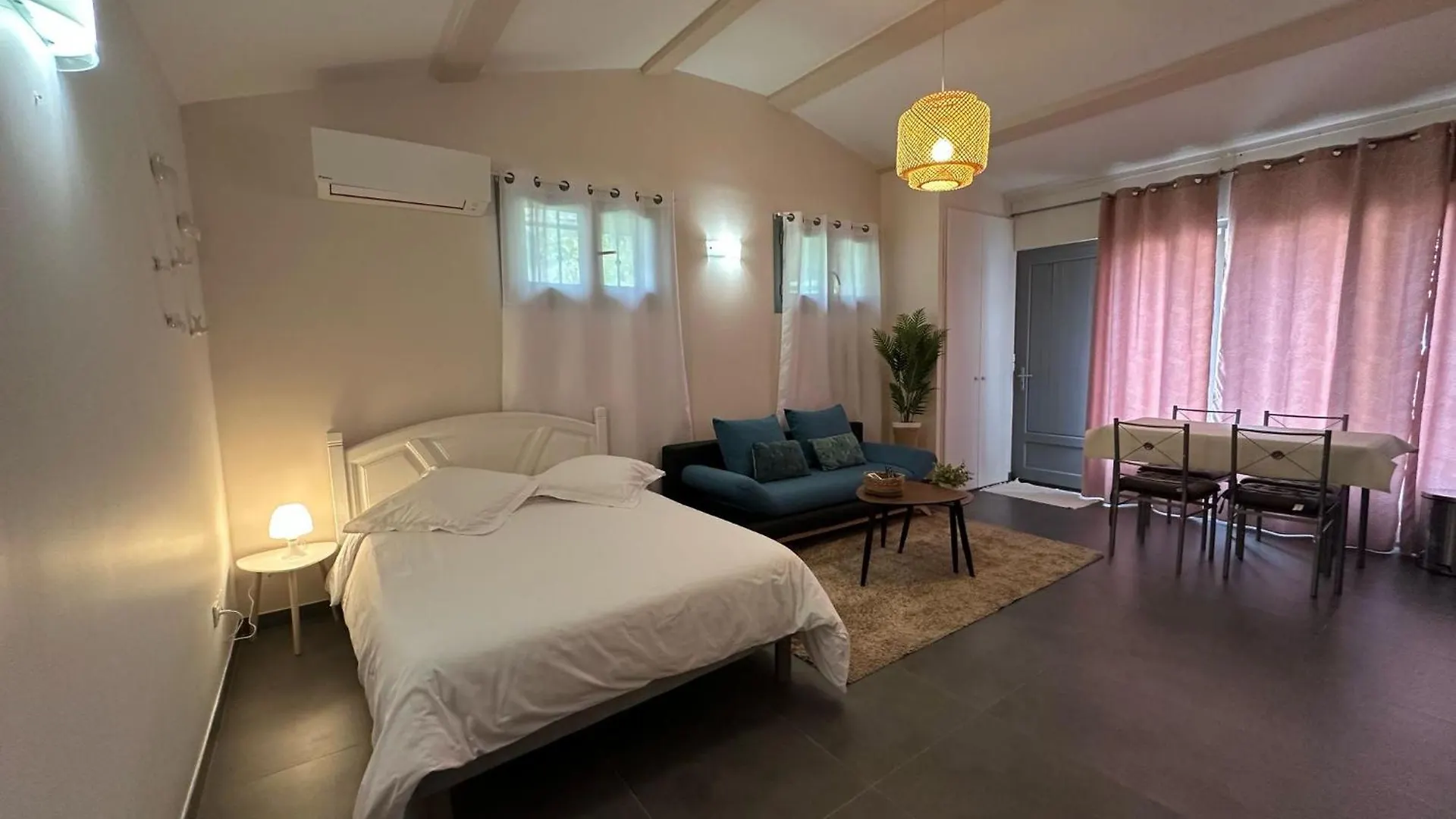 Appartement Studio neuf et agréable, Le Bar-sur-Loup