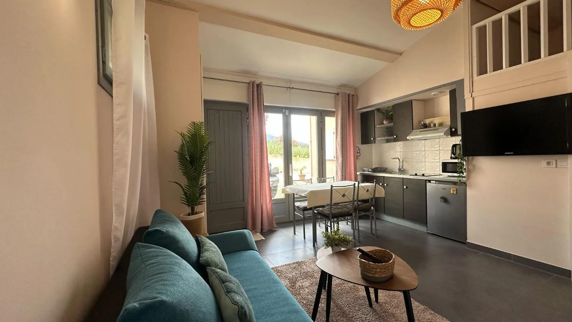 Studio neuf et agréable, Le Bar-sur-Loup